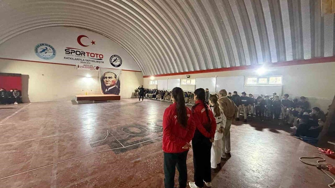 Sofular Ortaokulunda Tekvando Etkinliği: 30 Öğrenci Kurs İçin Başvurdu