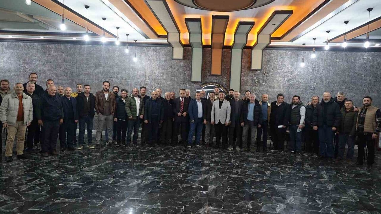 Söğütspor’da Halil Güzel yeniden başkan seçildi