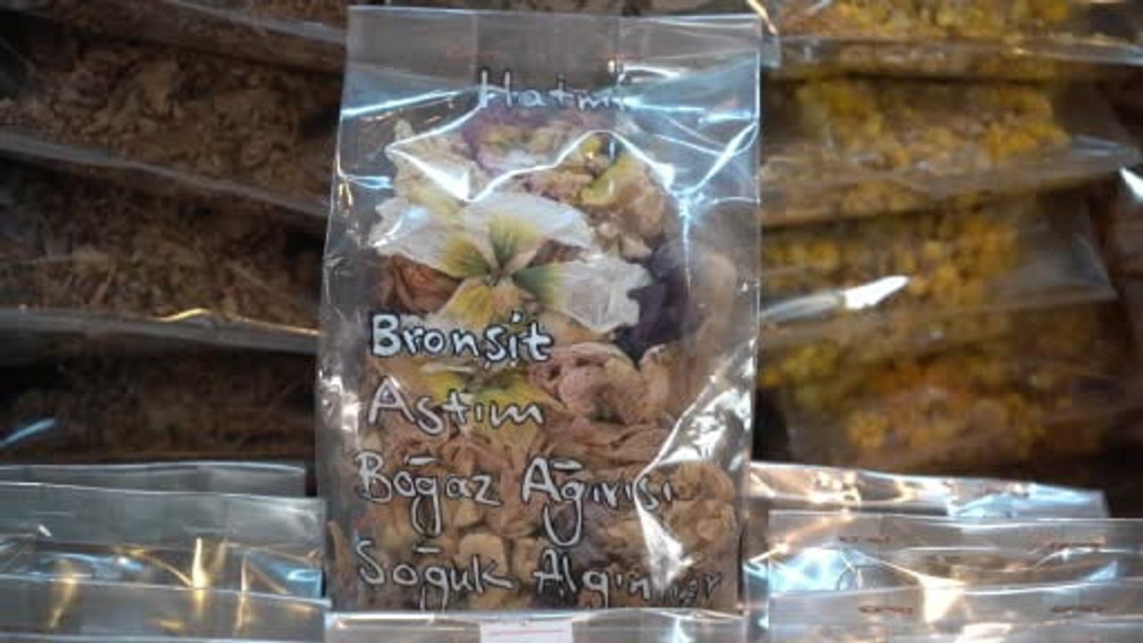 Soğuyan Hava Aktarlara İlgi Artırdı: Bal, Propolis ve Bitki Çaylarına Talep Yükseldi