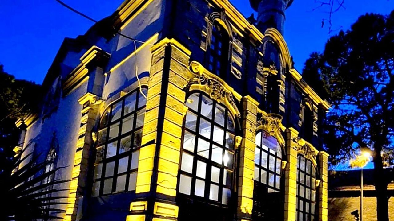 Söke’de 130 yıllık Hacı Ziya Bey Camii dış aydınlatma ile öne çıktı