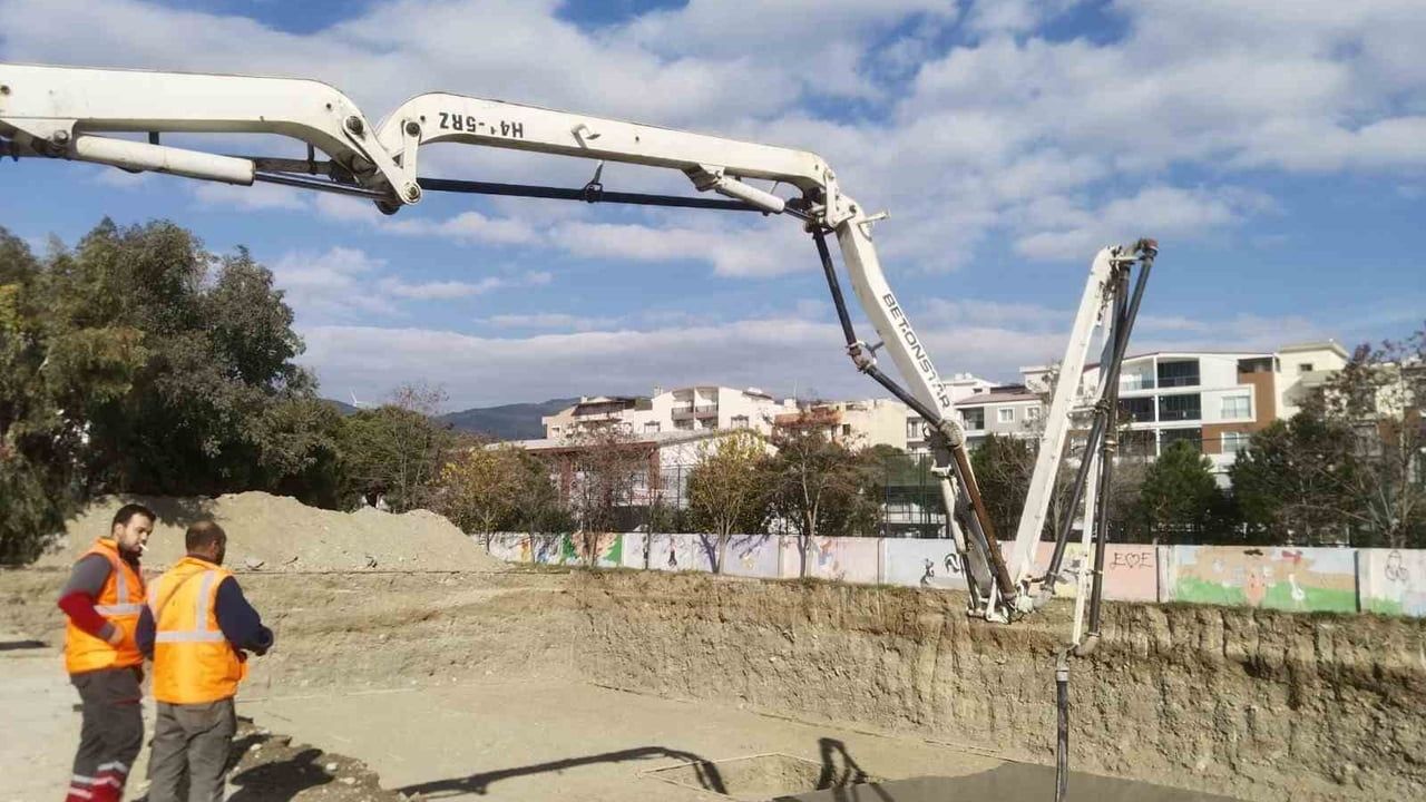 Söke'de Atatürk Ortaokulu'nun 24 Sınıflı Yeni Binasının Temeli Atıldı