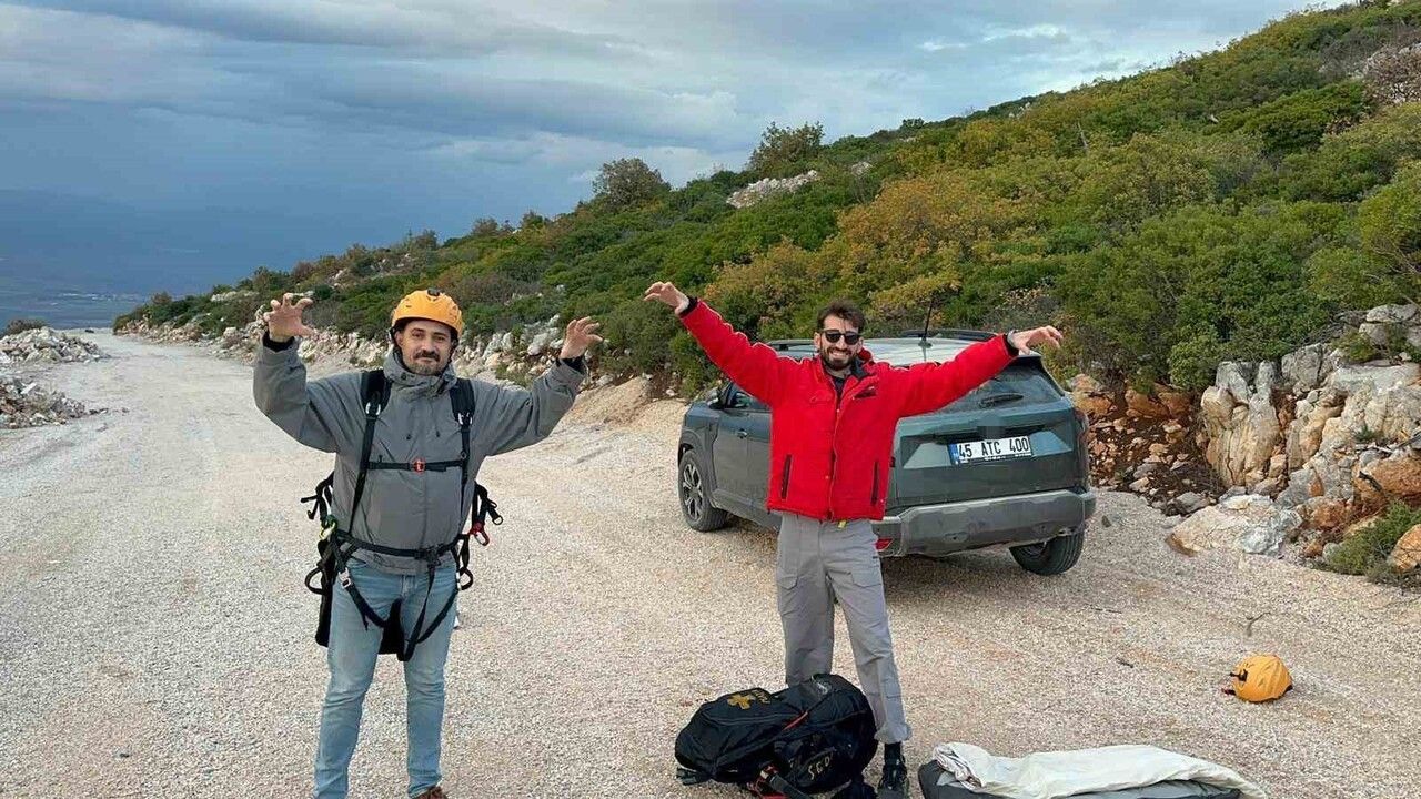 Soma'da gökyüzünden 'Sevgi varsa engel yoktur' mesajı