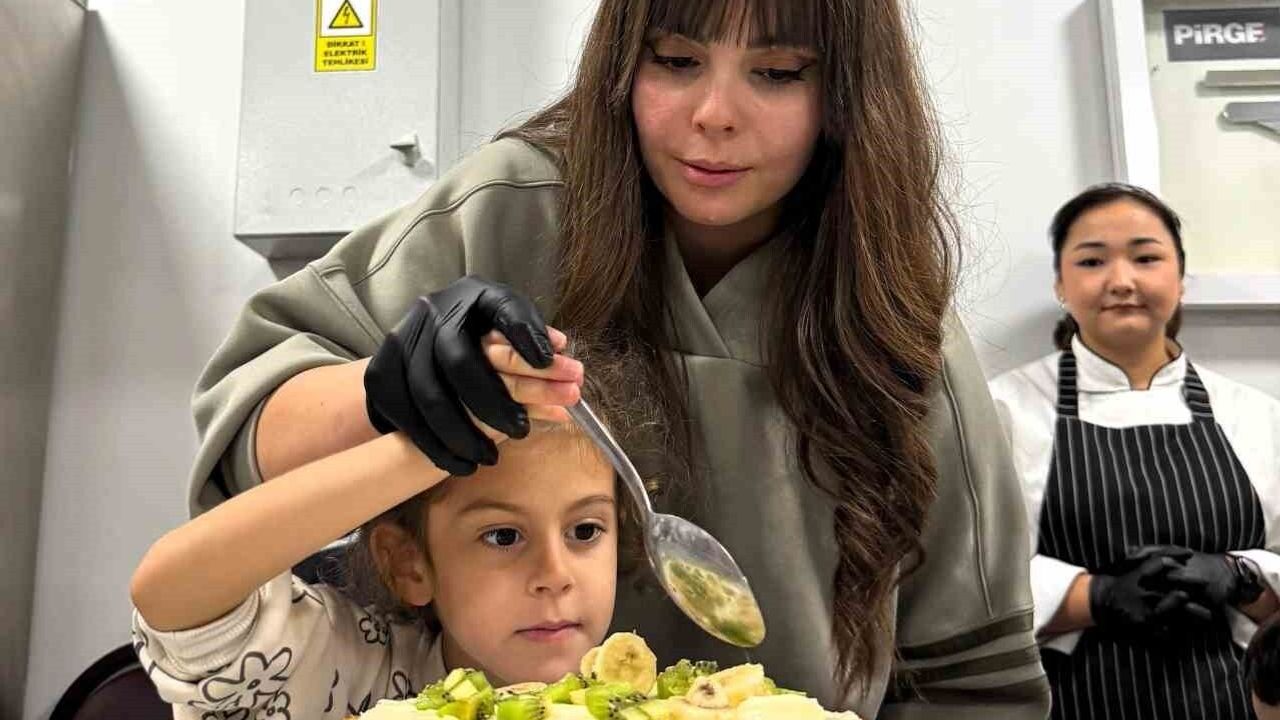 SUBÜ Turizm Fakültesi'nde özel gereksinimli bireylerle mutfak atölyesi