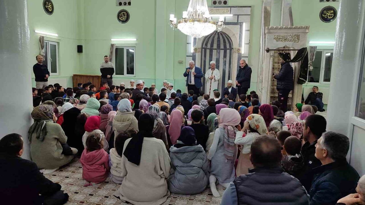 Şuhut’ta 'Camiler Çiçek Açtı' Projesiyle Kur’an Kursu Camii Çocuklarla Şenlendi