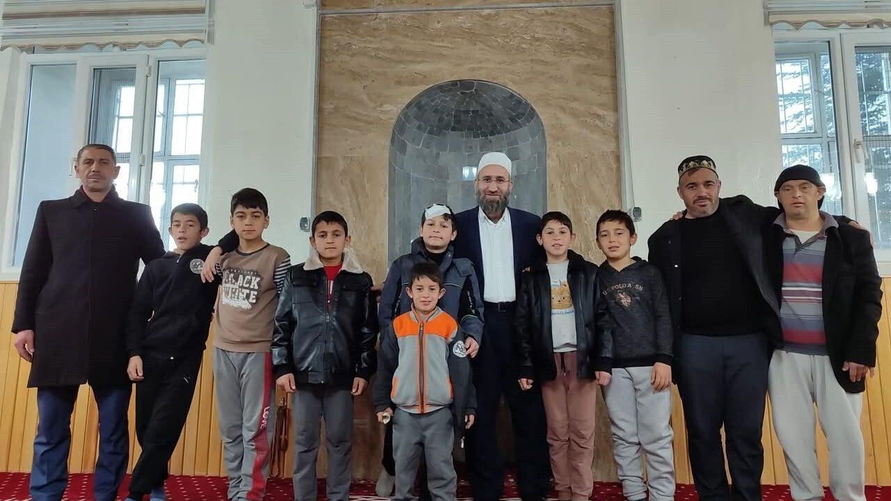 Şuhut'ta Efe Köyü Eski Camii'nde Sabah Namazı Buluşması