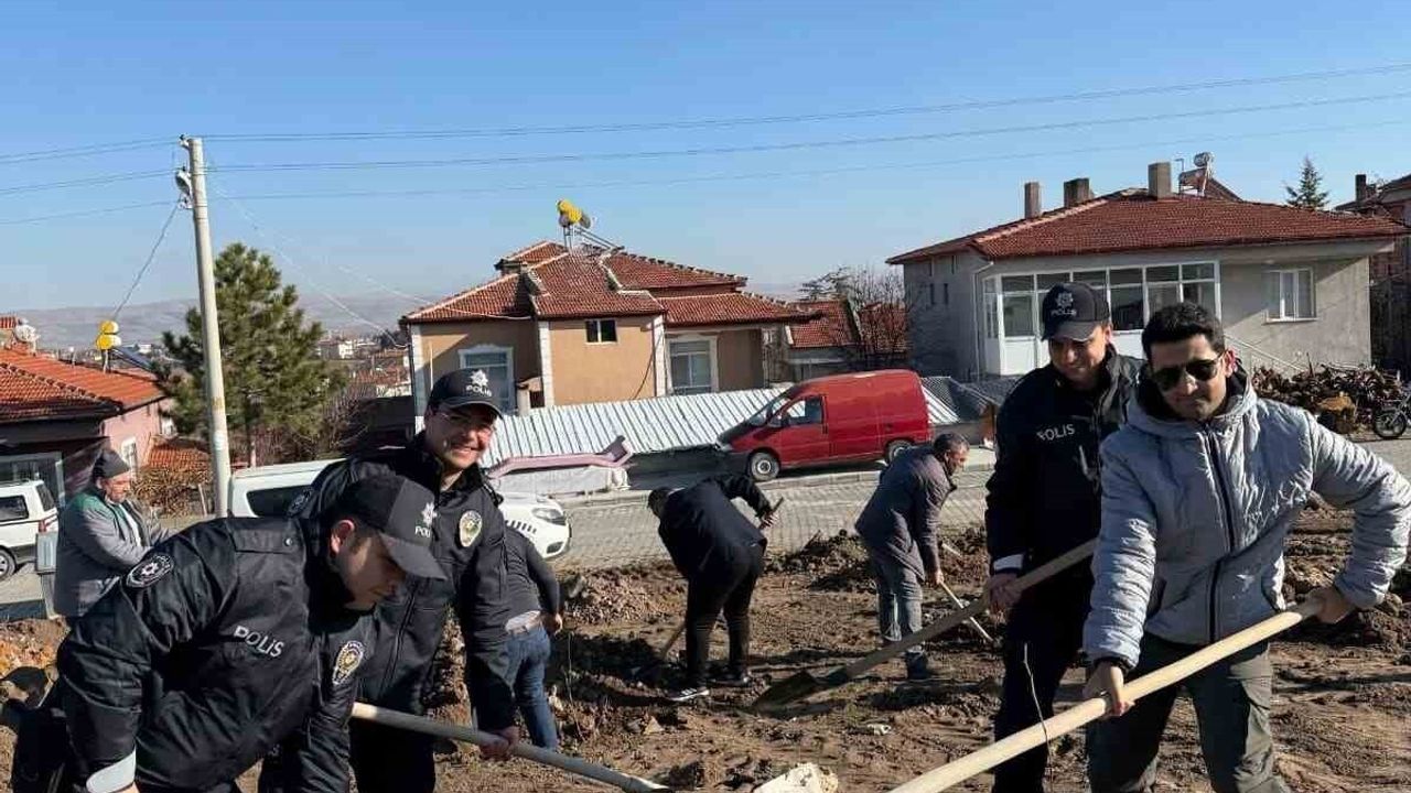 Şuhut'ta Emniyet Müdürlüğü Adına Hatıra Ormanı Oluşturuldu