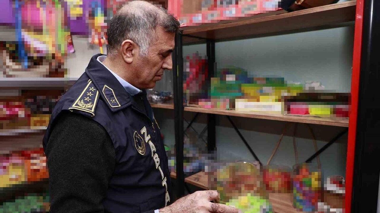 Sultanbeyli'de zabıta denetimleri: son kullanma tarihi yakın ürünler ve tehlikeli oyuncaklar toplatıldı