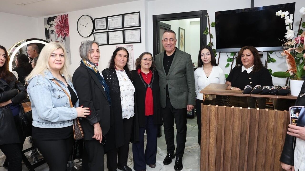 Sultangazi’de kursla kuaför dükkanını açtı: Gülnaz Türkmen