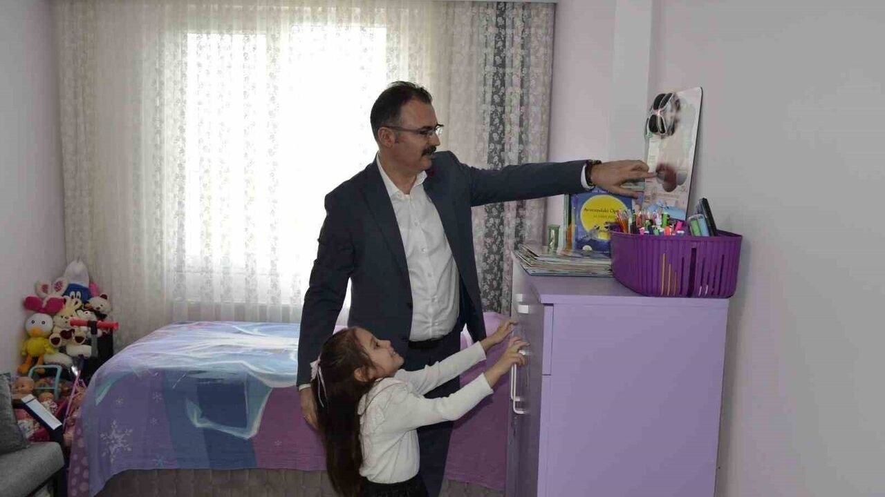 Sultanhisar Kaymakamı Ali Ekber Ateş, 'Misafirim Kaymakamım' kapsamında öğrenci evlerini ziyaret etti