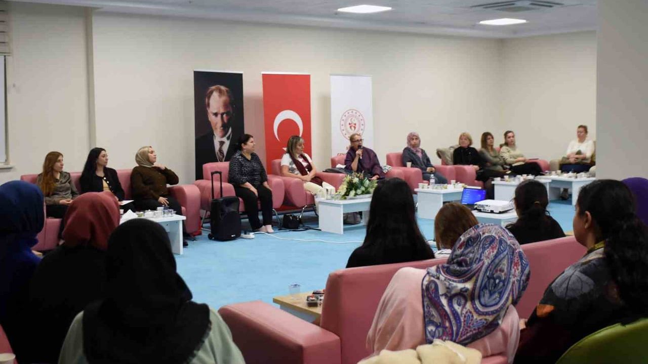 Sumud Kahramanları Şems-i Ana Yurdu'nda Gençlerle Buluştu