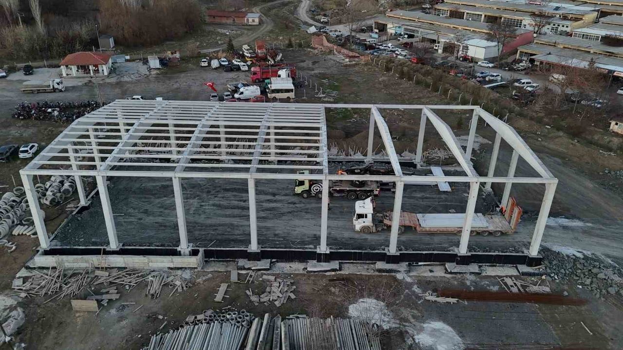 Sungurlu'da Halk Ekmek Fabrikası İnşaatı Hızla Yükseliyor