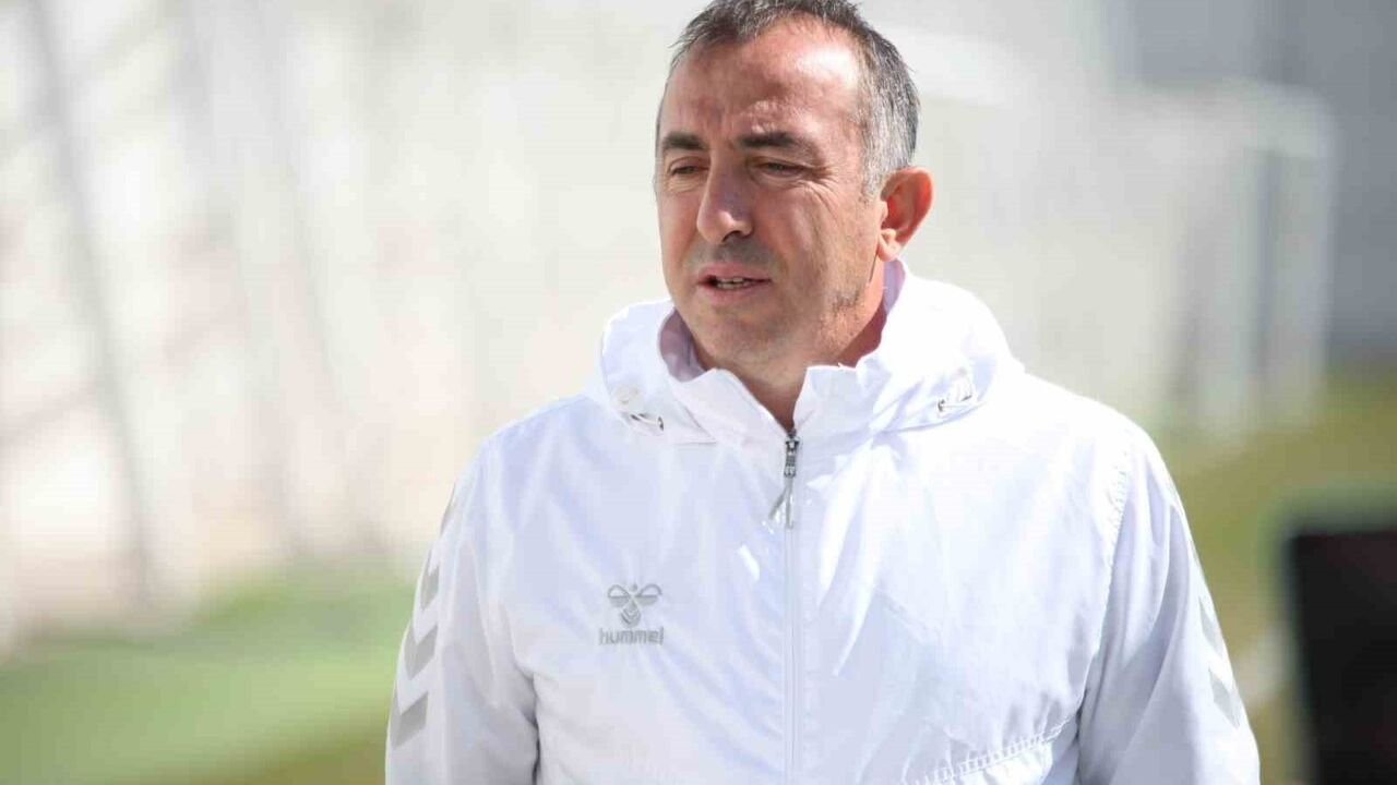 Süper Lig'de 14 Haftada 12 Teknik Direktör Değişikliği