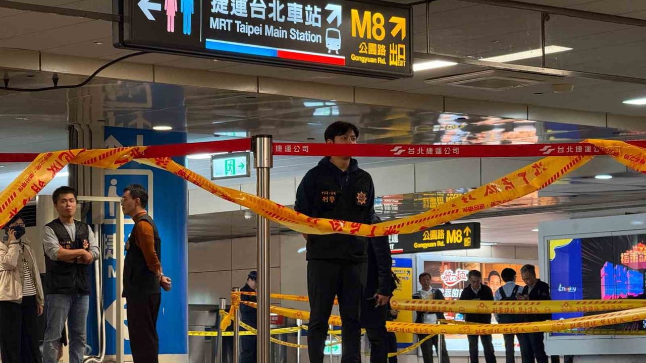 Taipei metrosunda sis bombası ve bıçaklı saldırı: 3 ölü