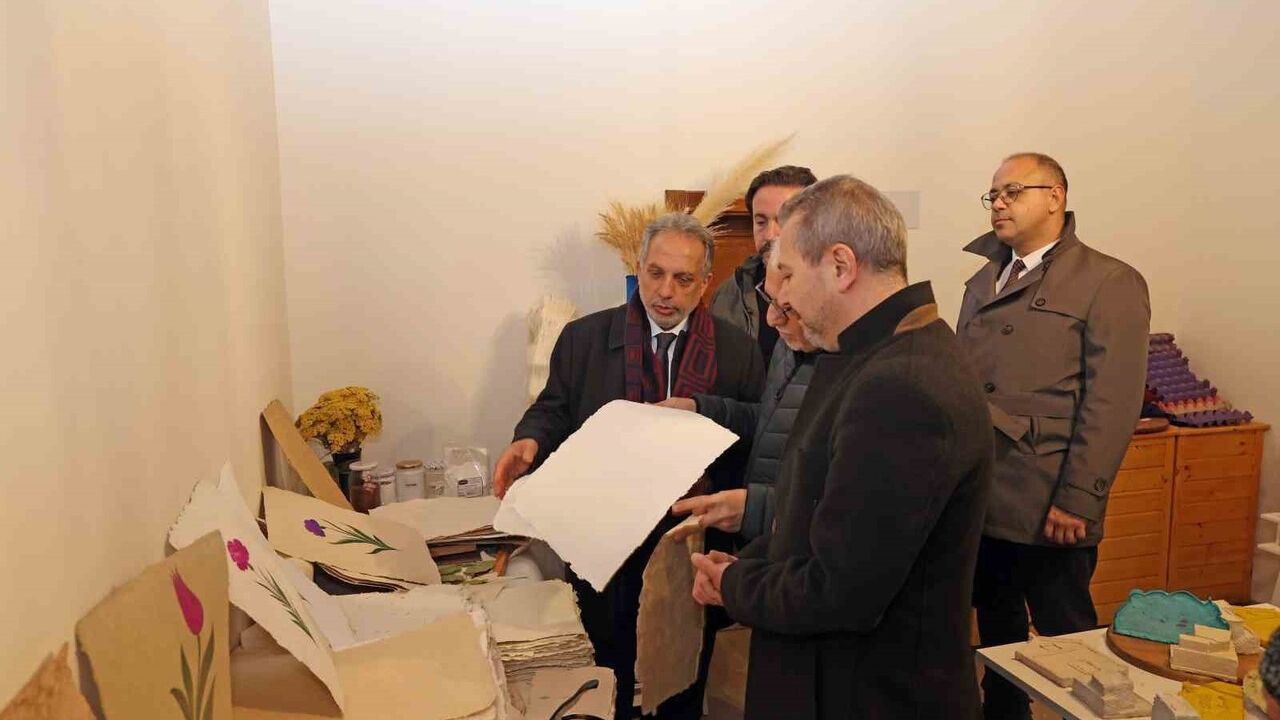 Talas’ta Osmanlı Kültür Sokağı’nda kültür ve sanat incelemeleri