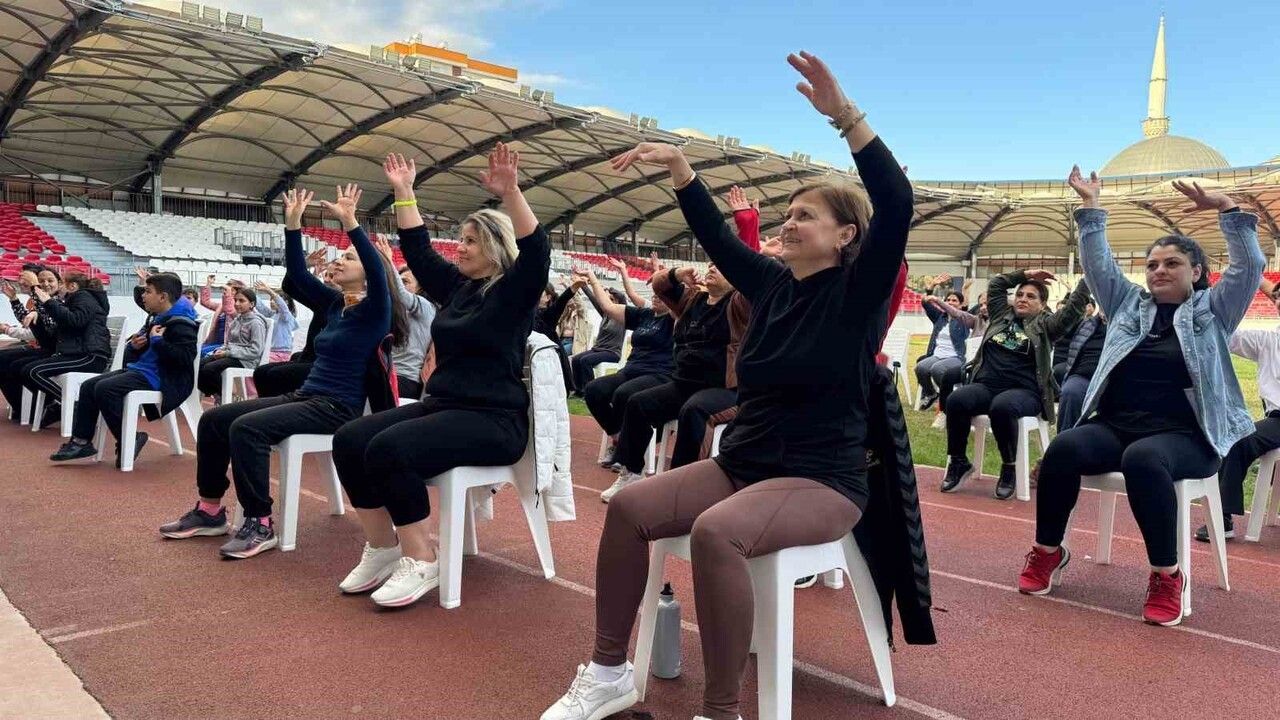 Tarsus'ta 'Engelsiz Zumba' ile empati ve farkındalık