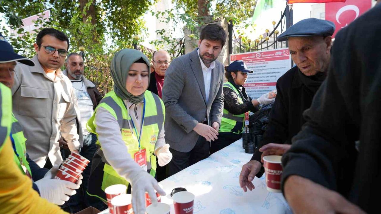 Tarsus’ta kış boyunca sıcak çorba ikramı başlatıldı