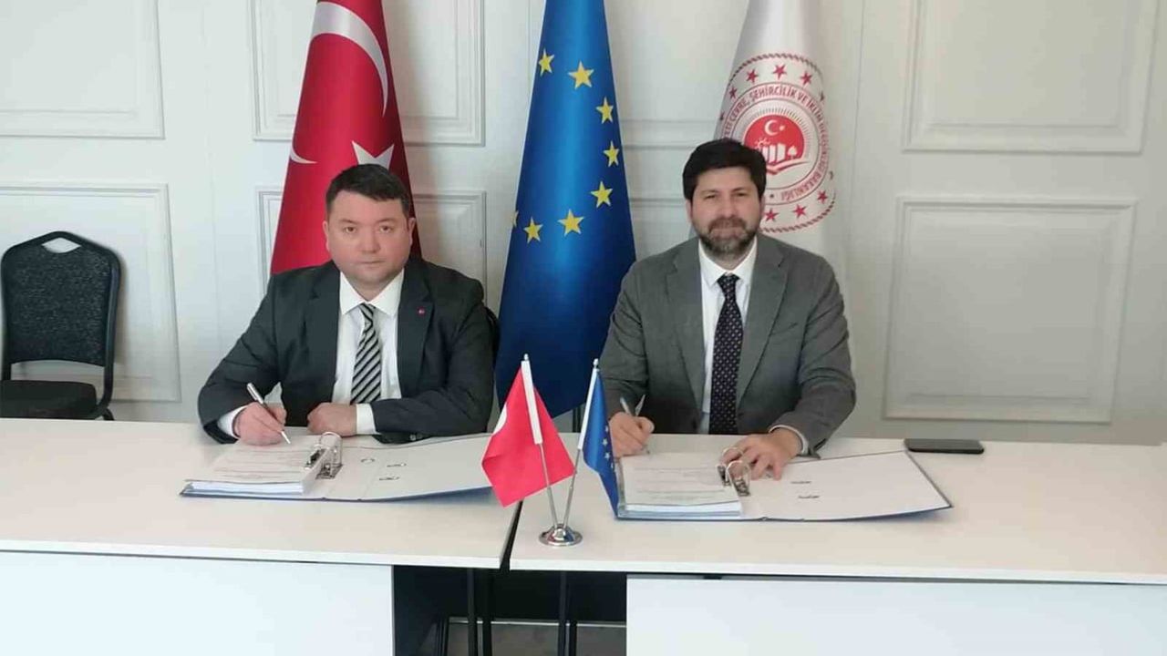 Tarsus’ta Yeşil Çatı Dönemi Başlıyor: CCGP-078 İçin Hibe Sözleşmesi İmzalandı