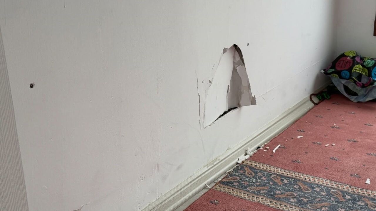 Taşova'da millet bahçesindeki mescidin duvarı tahrip edildi