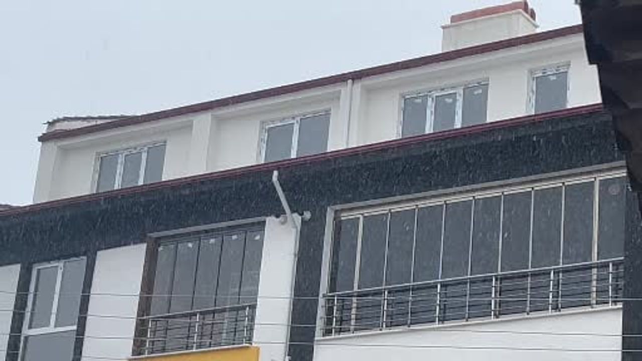 Tavşanlı'da kar sevinci