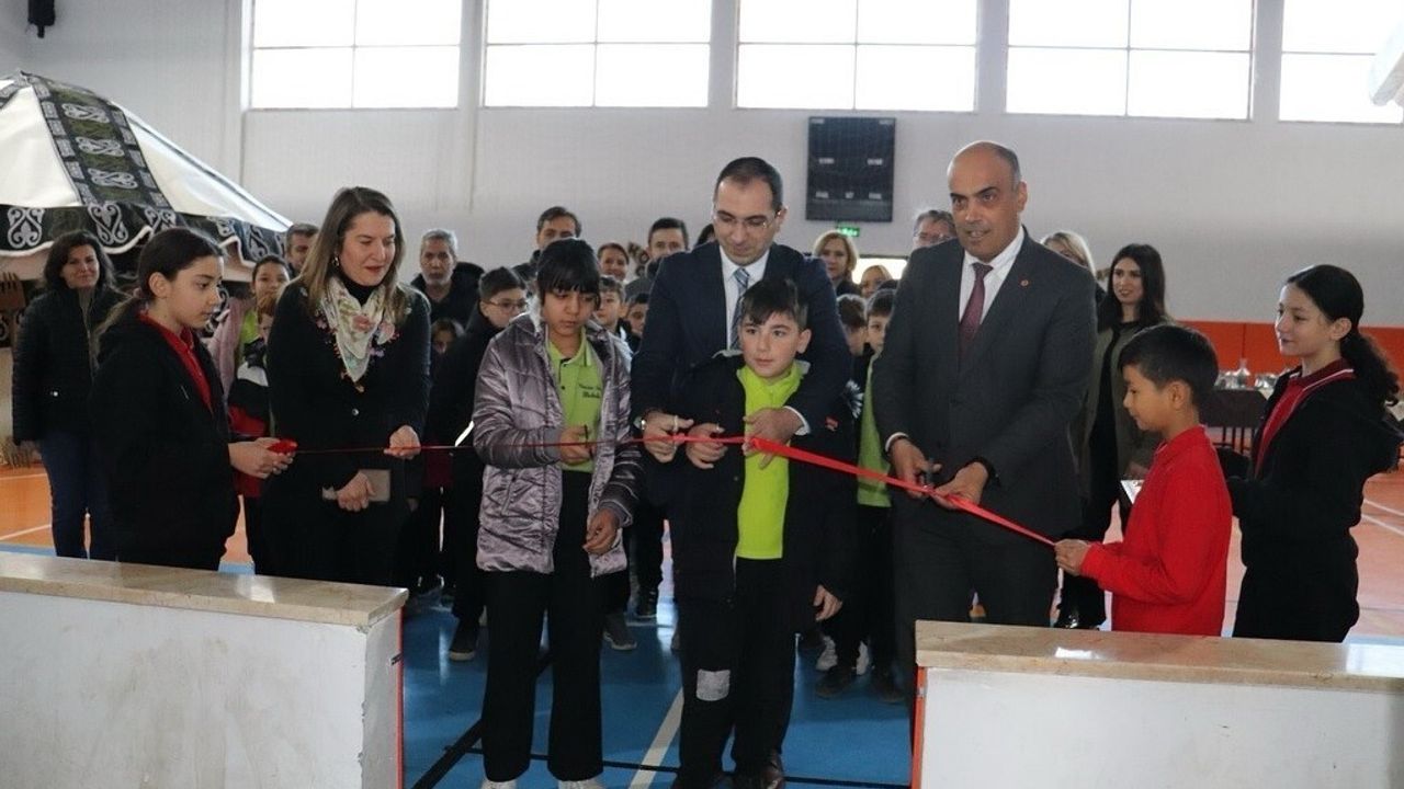 Tavşanlı'da 'Köklerden Geleceğe: Türk Kültürü Sergisi' açıldı