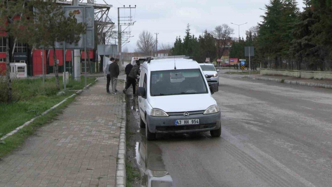 Tavşanlı'da trafik kazası: Elektrikli bisiklet sürücüsü yaralandı