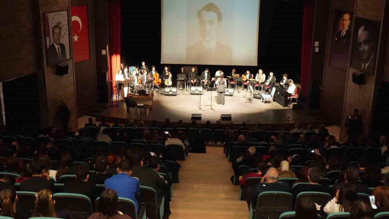 Tekirdağ'da Yahya Kemal Beyatlı 141. doğum yıldönümü anıldı