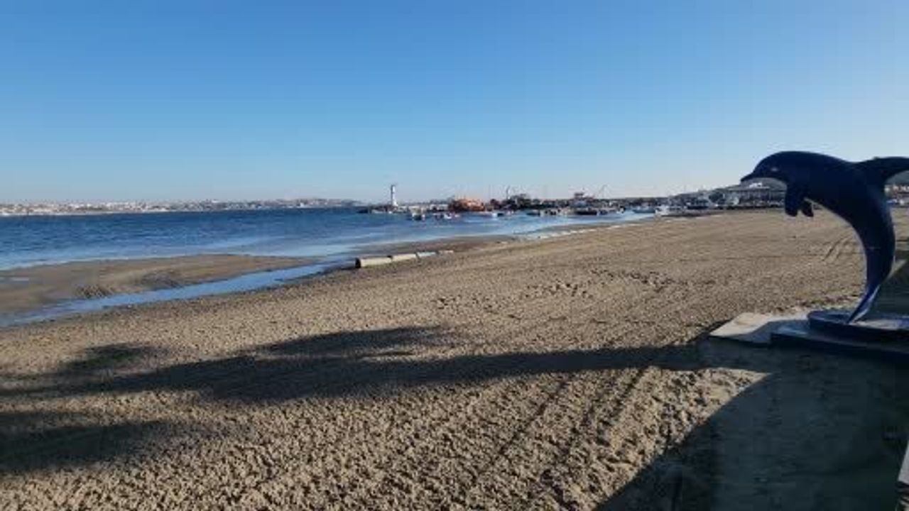 Tekirdağ Marmaraereğlisi'nde deniz yaklaşık 20 metre çekildi