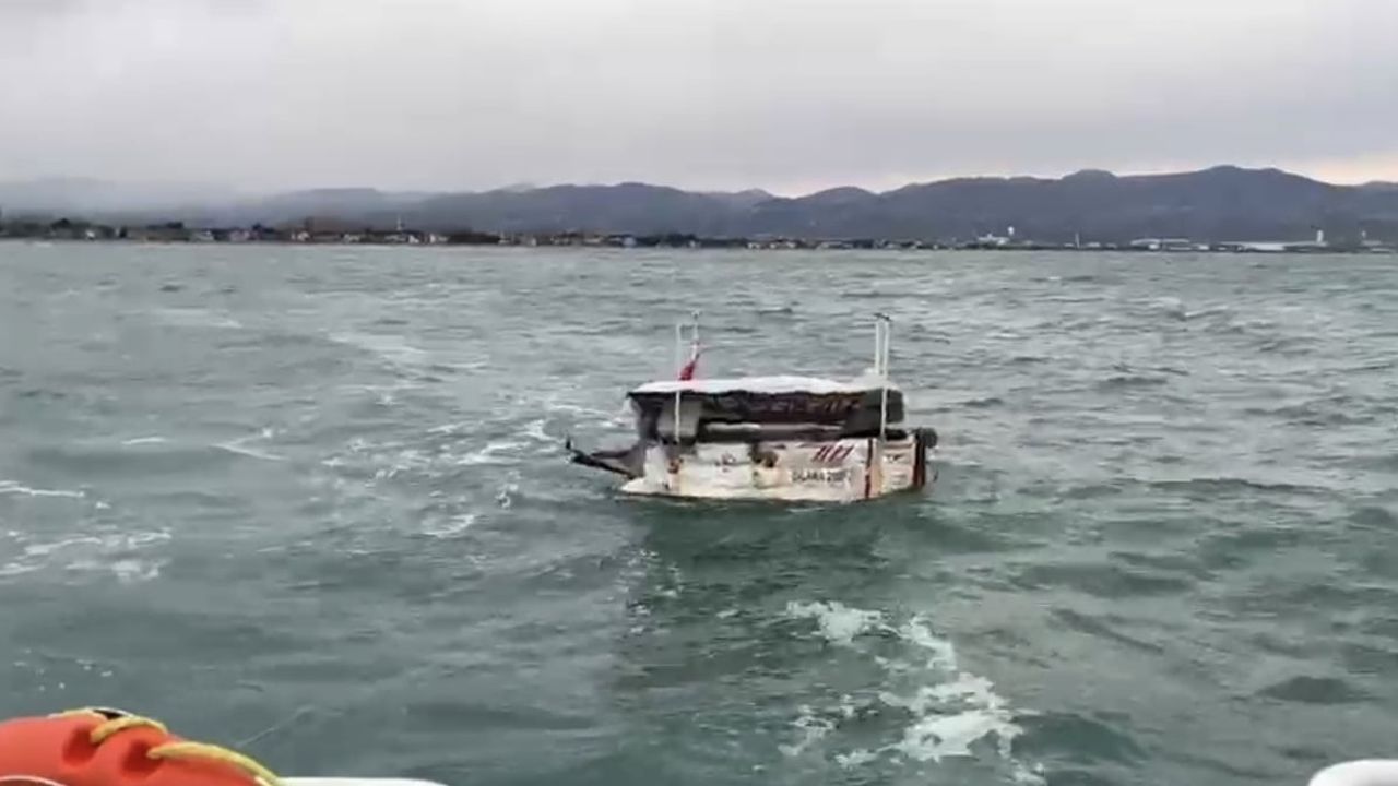 Tekkeköy açıklarında sürüklenen 'Dilara 2007' kurtarıldı