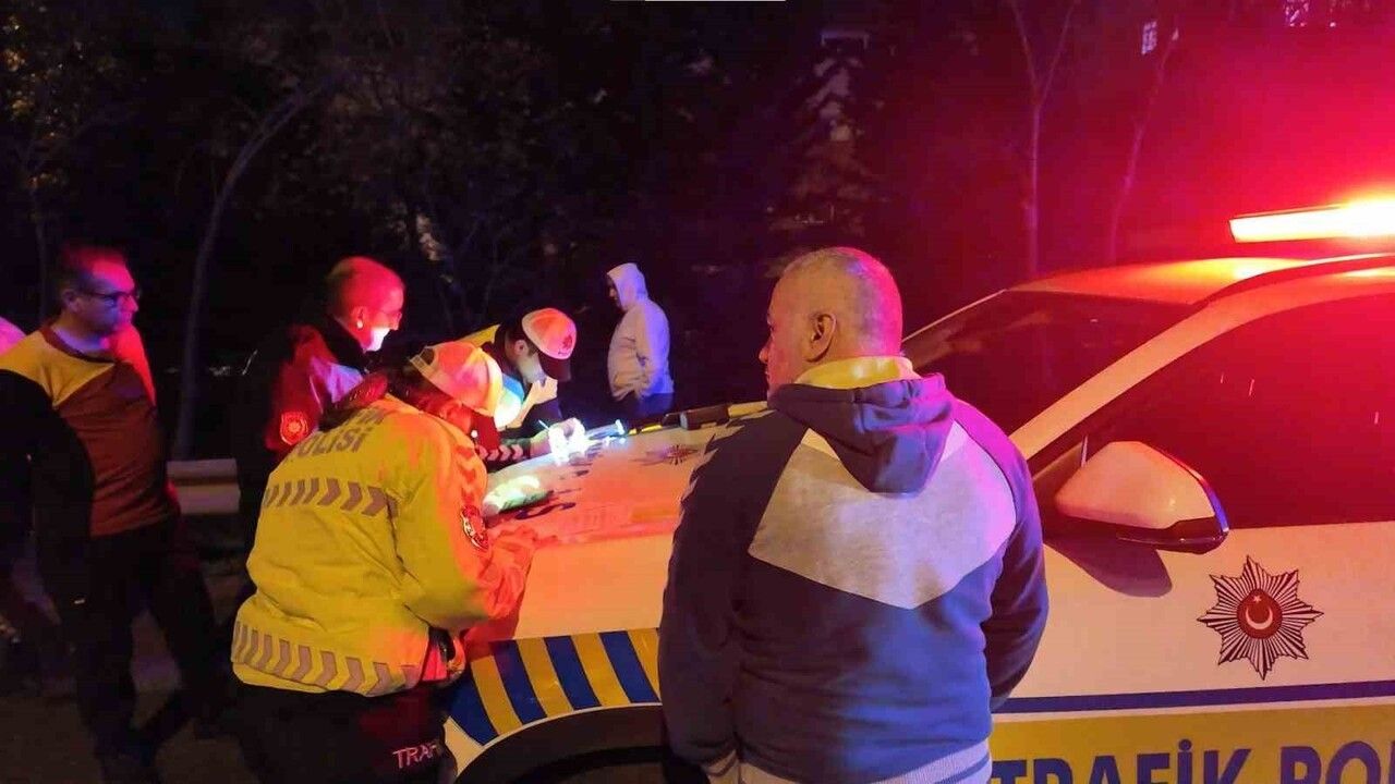 TEM Otoyolu'nda kaçan sürücünün neden olduğu zincirleme kaza: 2 yaralı