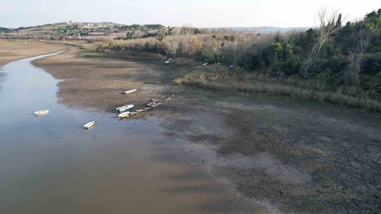 Terkos Gölü'nde su çekilince Bizans dönemi su kanalları ortaya çıktı