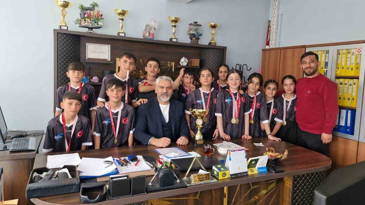 TESKOMB Süphan Ortaokulu Korfbolda Van Şampiyonu