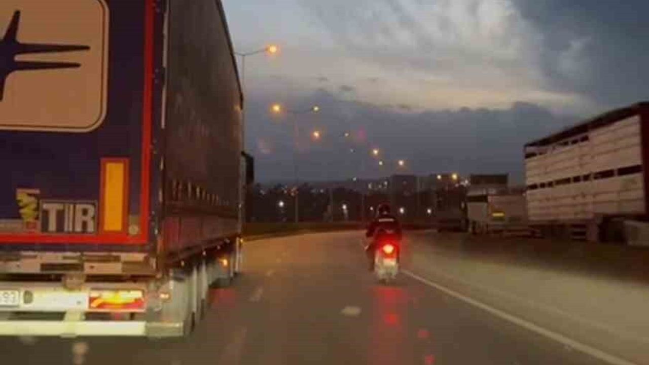 Tırcının rüzgar kıranı: Fırtınada motosikletliye yol arkadaşı