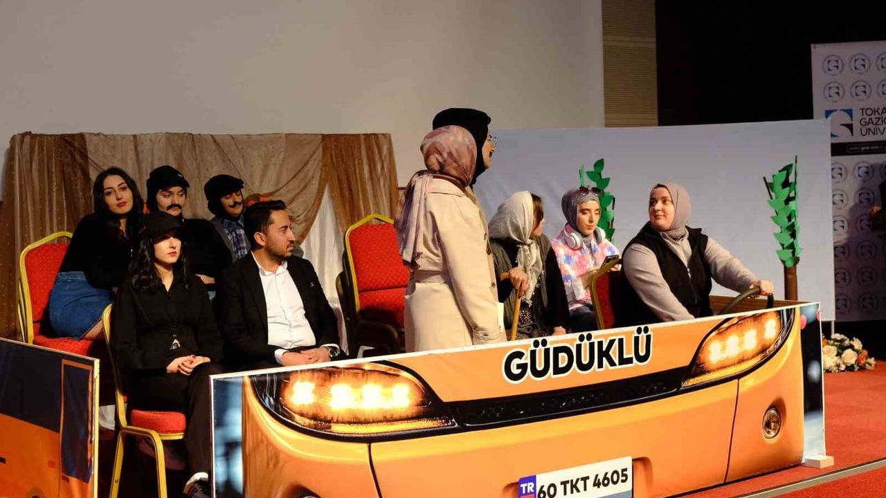 TOGÜ öğrencilerinden 'Evden İşe Gidene Kadar' tiyatro gösterisi