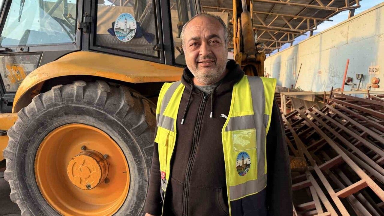 Tokat'ta belediye operatöründen minik Mustafa'ya anlamlı jest