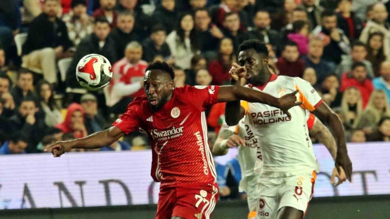 Trendyol Süper Lig | Antalyaspor 0 - Galatasaray 2 (İlk yarı)