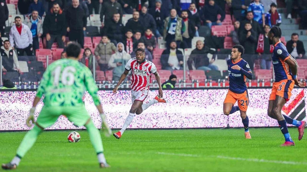 Trendyol Süper Lig: Samsunspor 0 - RAMS Başakşehir 2