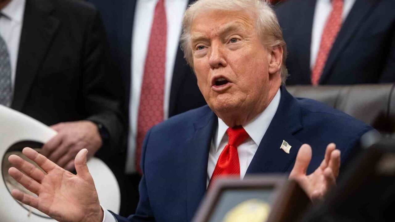 Trump: Epstein fotoğrafları önemsiz, uyuşturucu operasyonlarına vurgu