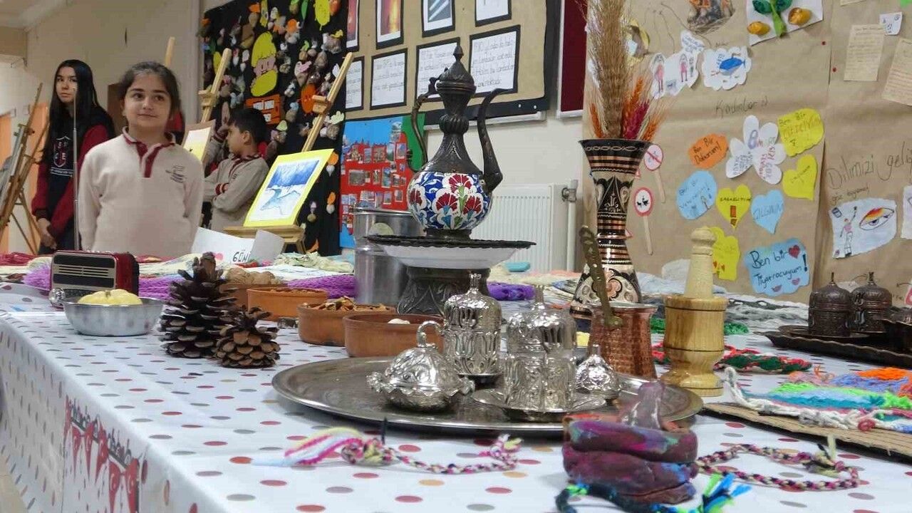 Tunceli'de Tutum, Yatırım ve Türk Malları Haftası'nda yerli üretim bilinci güçlendirildi