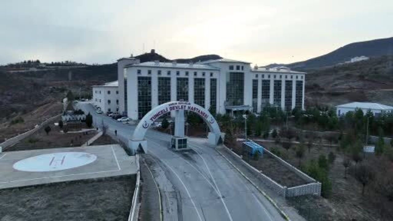 Tunceli Devlet Hastanesi'nde 10 yıl aradan sonra tiroid ameliyatı yeniden yapıldı