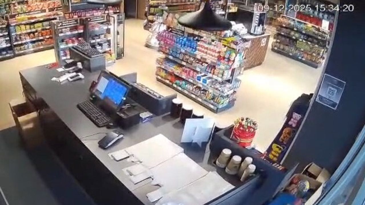 Tunceli Pülümür’de 4.2 büyüklüğündeki deprem güvenlik kamerasında