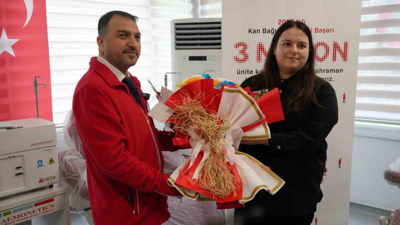 Türk Kızılay 2025'te 3 milyonuncu kan bağışına ulaştı — Gaziantep'ten simge bağış