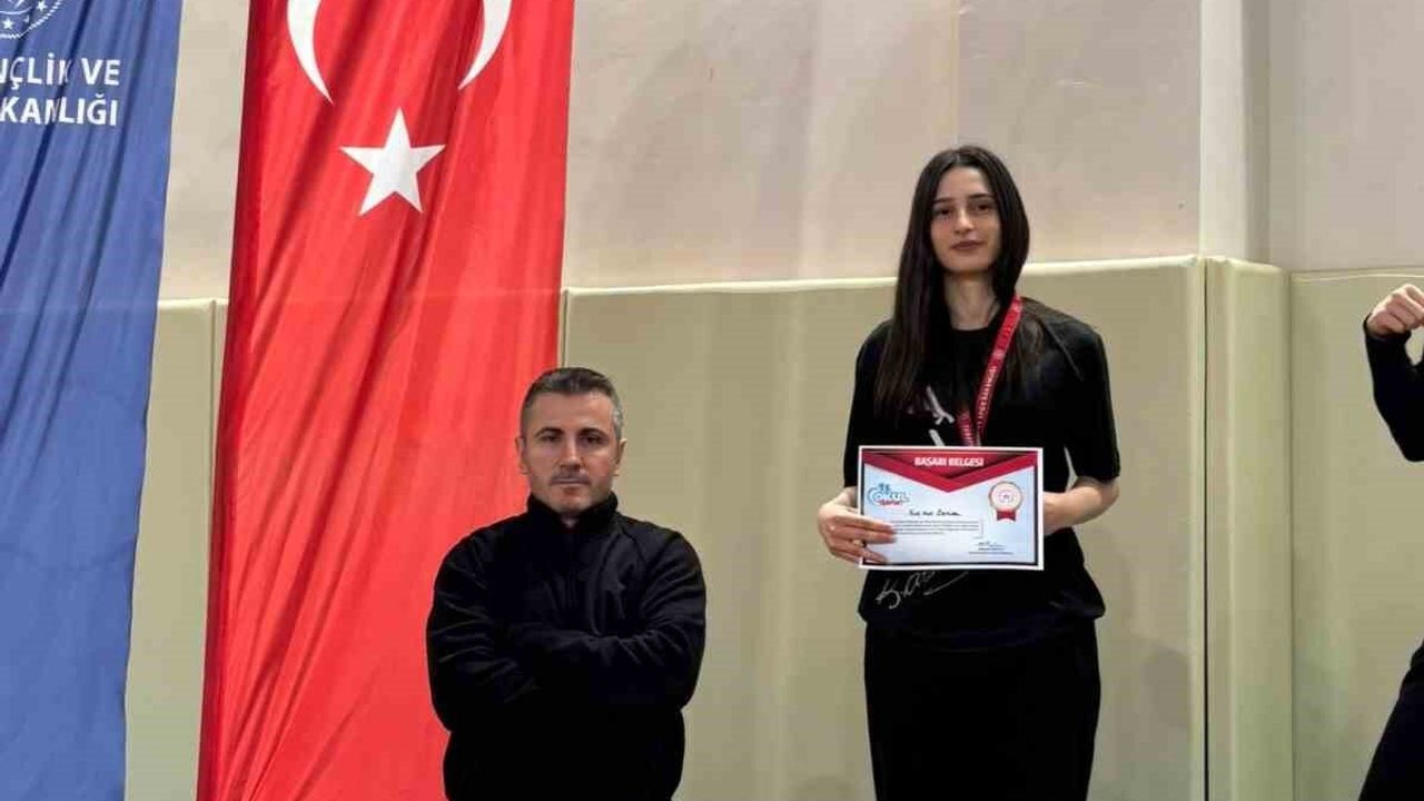 Türkeli Anadolu Lisesi’nden Okul Sporlarında 5 il birinciliği
