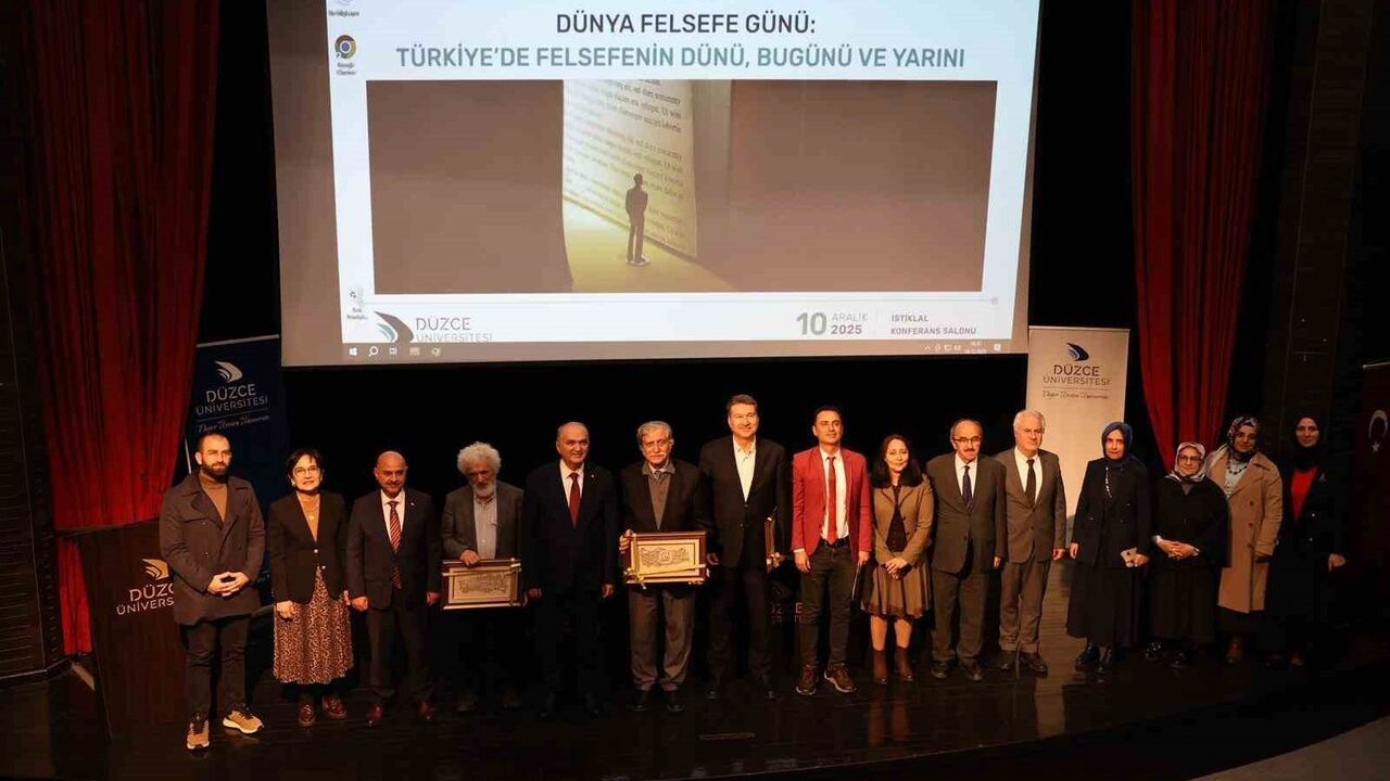 Türkiye’de Felsefenin Dünü, Bugünü ve Yarını Düzce Üniversitesi’nde Ele Alındı