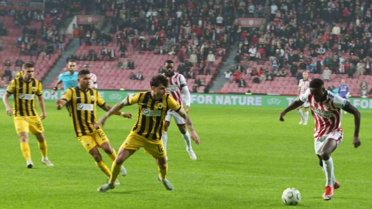 UEFA Konferans Ligi: Samsunspor 1-0 önde (Maç devam ediyor)