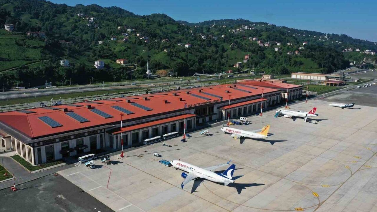 Ulaştırma Bakanı Uraloğlu: Günlük ortalama 9 stadyum dolusu yolcu havayoluyla seyahat etti