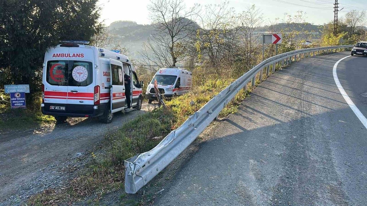 Ulubey'de otomobil fındık bahçesine devrildi: Elif Y. ve kızı yaralandı