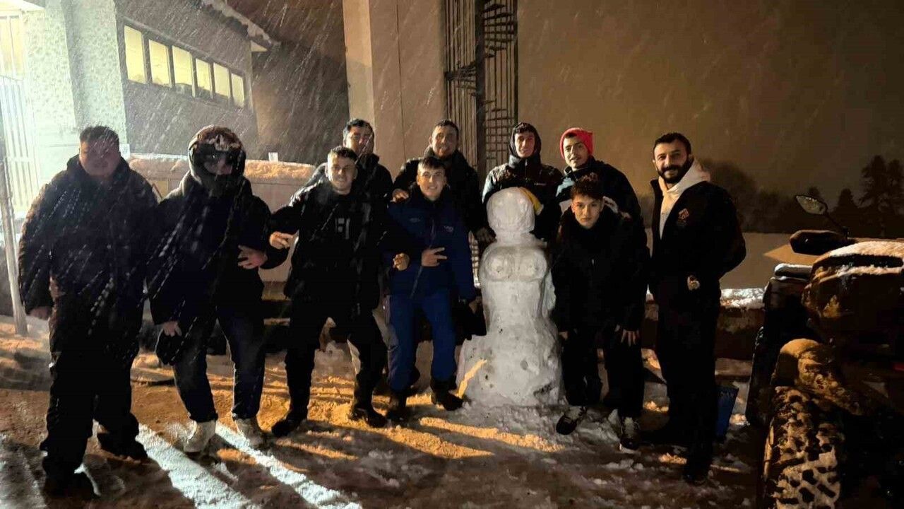 Uludağ’da Yoğun Kar: Ekipler Yolları Açık Tutmak İçin 24 Saat Çalışıyor