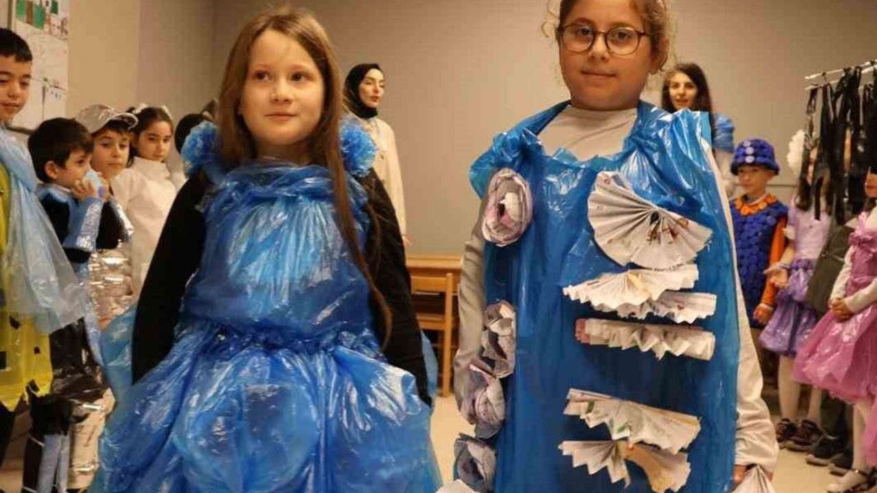 Ümraniye Belediyesi'nden çevre dostu moda defilesi