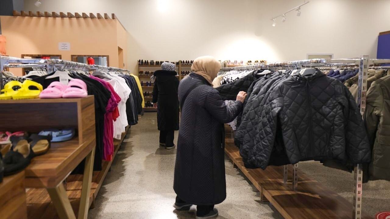 Ümraniye'de dayanışma: Gönülden Gönüle Giyim Mağazası