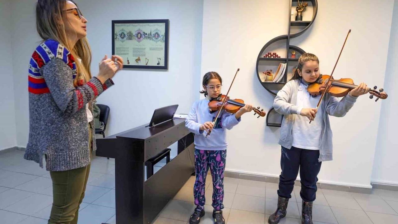 Ümraniye Müzik Akademisi’nde kesintisiz eğitim sürüyor